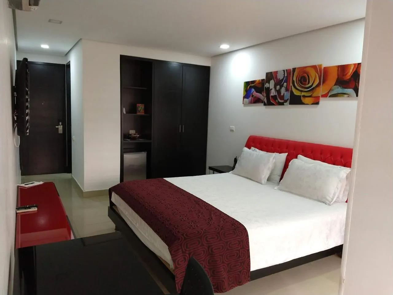 Hotel Merlott 70 3*, Medellin